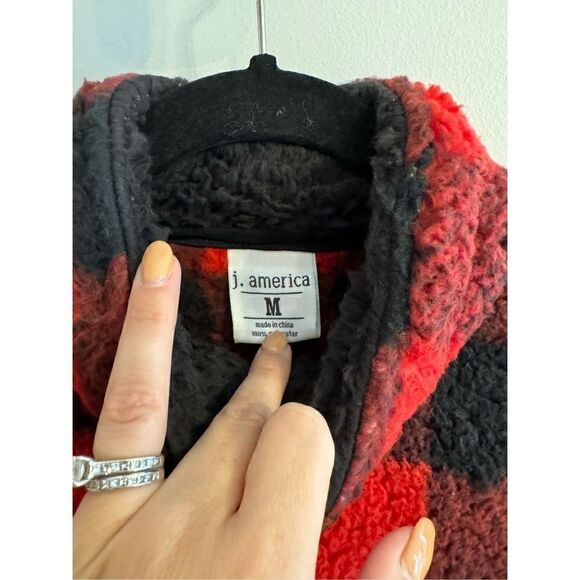 J. America Women’s Medium Leinenkugel Beer Promo Plaid 1/4 Zip Fleece Jacket Coa - Picture 3 of 7